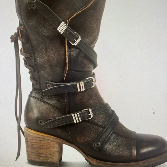 Size 11 FreeBird Cora Boots - Picture 3 of 4